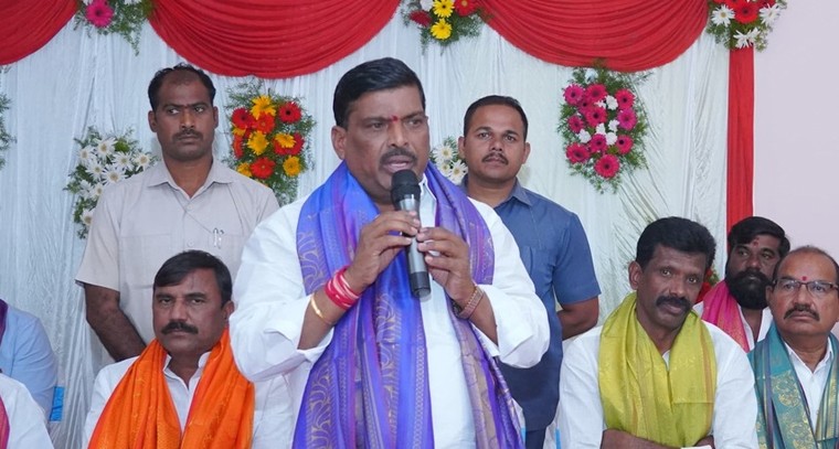 వడ్డెరల సంక్షేమానికి పెద్దపీట  : గూడెం మహిపాల్ రెడ్డి