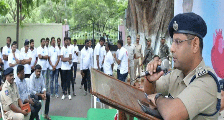 గుండెను కాపాడుకోవాలి: ఎస్పి