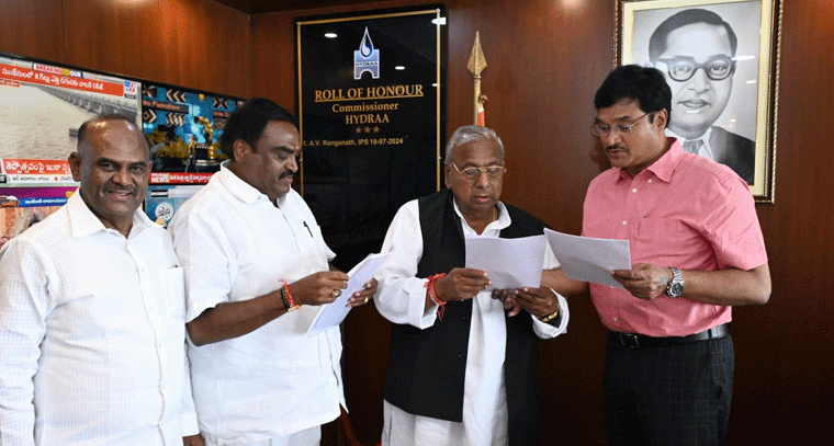 బోటు షికారు కొన‌సాగించండి..