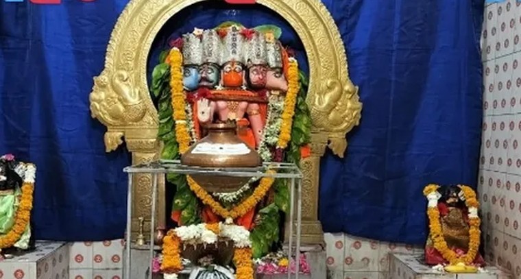 హనుమాన్ ఆలయంలో సంకష్టహర చతుర్థి పూజ