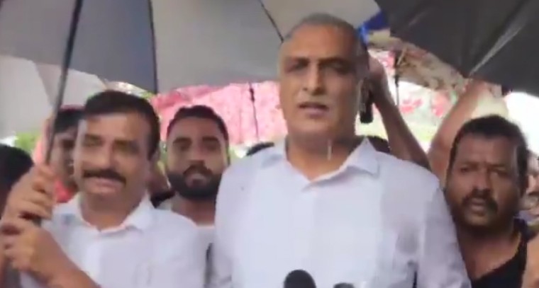 వారికి రూ. 25 లక్షల ఆర్థిక సహాయం చేయాలి: హరీశ్ రావు