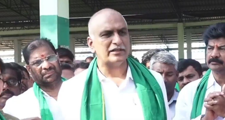 బీఆర్ఎస్ ప్రశ్నిస్తేనే ప్రభుత్వంలో చలనం వస్తుందా: హరీశ్ రావు