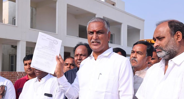 వినాశకాలే విపరీత బుద్ధి అన్నట్లు రేవంత్ రెడ్డి పాలన  : హరీష్ రావు