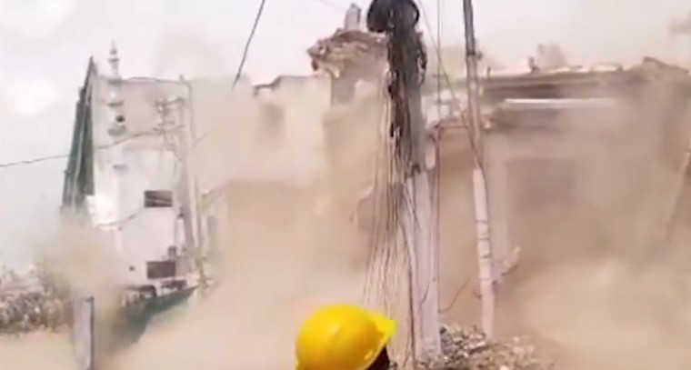 కీలక దశకు చేరుకున్న ఓల్డ్ సిటీ  మెట్రో రోడ్ విస్తరణ పనులు