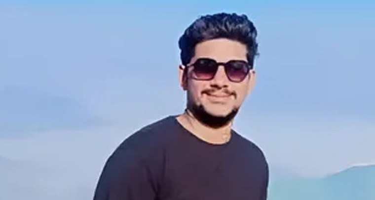 షెటిల్ ఆడుతూ ప్రాణాలు విడిచిన యువకుడు..