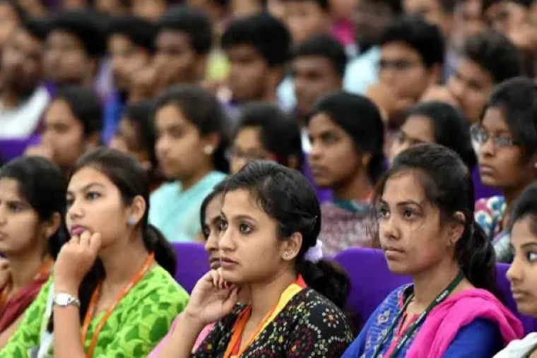 నిరుద్యోగ యువతకు తెలంగాణలో సువర్ణావకాశం ?