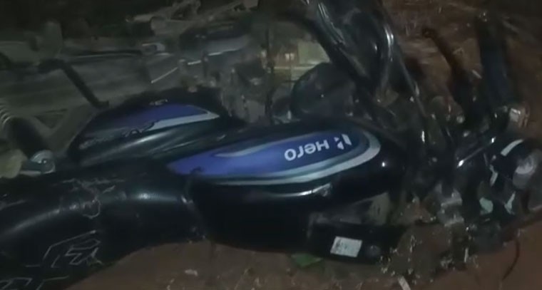 కారు బీభత్సం... బైకిస్టు మృతి