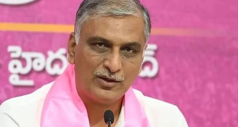 KTRకు నోటీసులు.. రాజకీయ కక్ష సాధింపే: హరీశ్ రావు