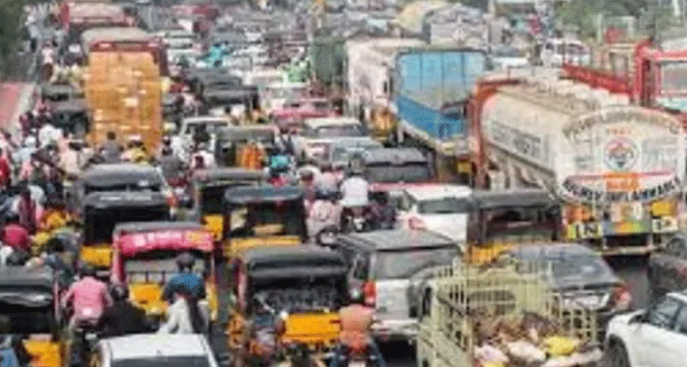 హైదరాబాద్-విజయవాడ హైవేపై కిలోమీటర్ల మేర ట్రాఫిక్ జామ్