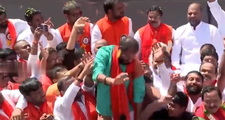 రికార్డు ధర పలికిన బాలాపూర్ గణేష్ లడ్డూ