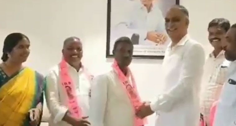 బీఆర్ఎస్ పార్టీలో చేరిన చిన్నశంకరంపేట మండల నాయకులు