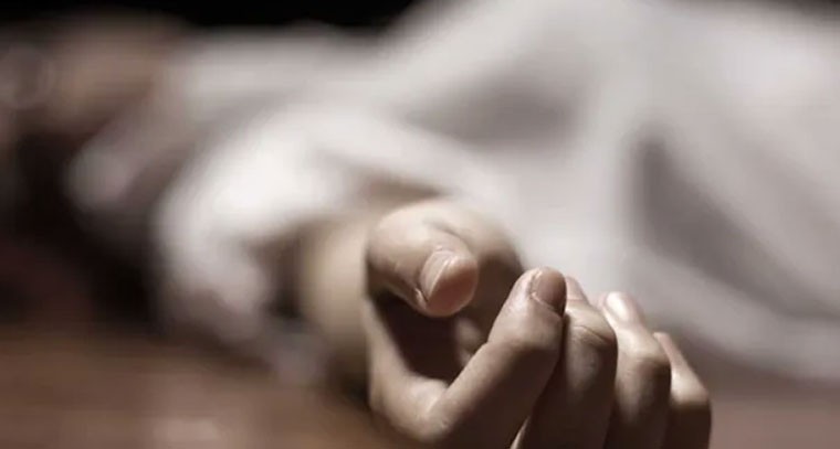 బూడిదలో పడి మహిళ మృతి