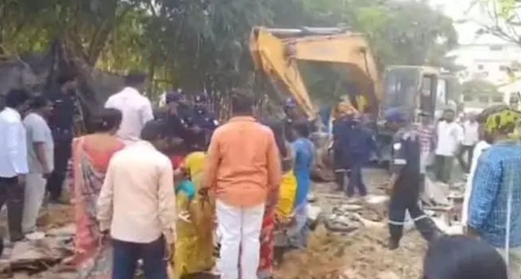 హైడ్రా కూల్చివేతలతో ఉద్రిక్తత