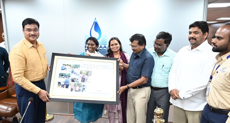చెరువులను సందర్శించిన కర్ణాటక ఇంజినీర్ల బృందం