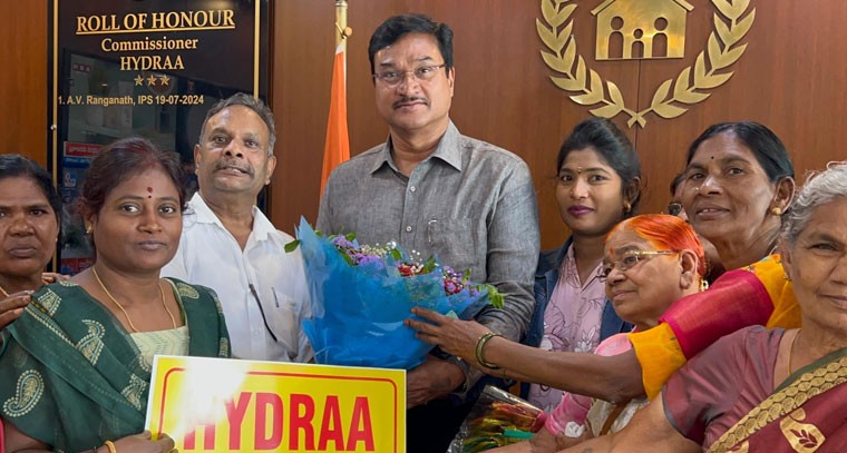 హైడ్రా క‌మిష‌న‌ర్‌ను క‌లిసిన భ‌గ‌త్‌సింగ్ న‌గ‌ర్ కాల‌నీ వాసులు