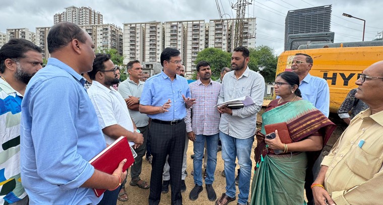 చెరువుల పున‌రుద్ధ‌ర‌ణ వేగంగా జ‌ర‌గాలి : హైడ్రా క‌మిష‌న‌ర్ 