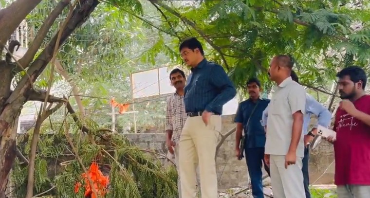 బంజారాహిల్స్ నాలాలను పరిశీలించిన  హైడ్రా కమిషనర్