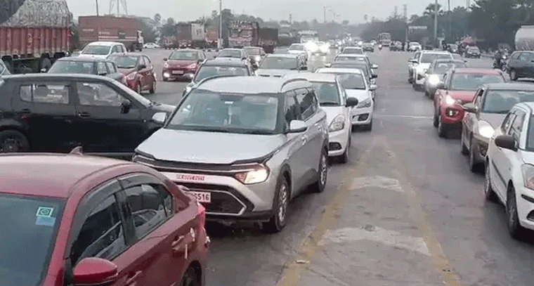 హైదరాబాద్‌-విజయవాడ హైవేపై కొనసాగుతున్న ‘సంక్రాంతి’ రద్దీ