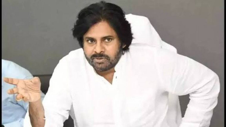 తెలంగాణలో కురుస్తున్న భారీ వర్షాలు, వరదల నేపథ్యంలో  పవన్ కల్యాణ్ స్పందించారు