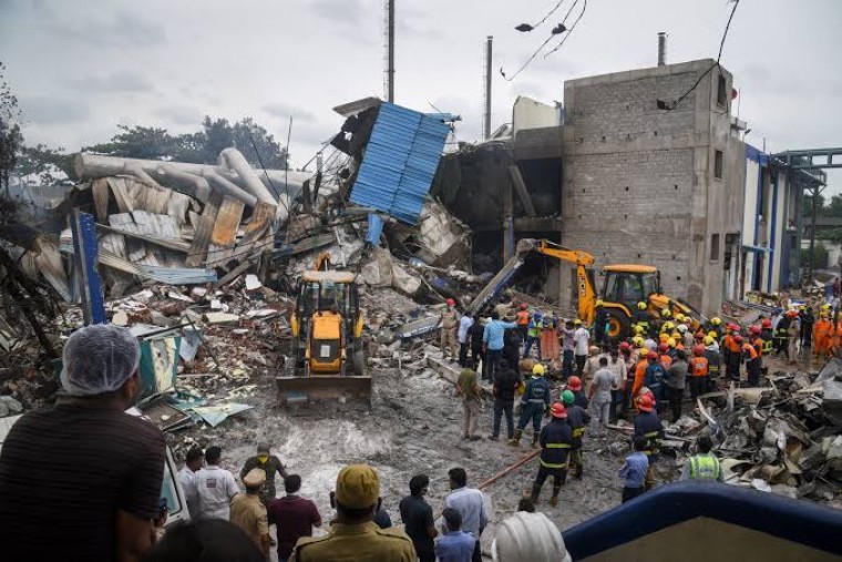 సిగాచి కెమికల్ పరిశ్రమలో జరిగిన పేలుడు ఘటన తీవ్ర ప్రకంపనలు సృష్టిస్తోంది