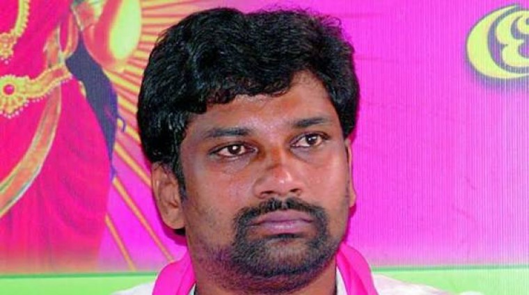 మంత్రి వివేక్ కాన్వాయ్‌పై దాడి కేసులో బాల్క సుమన్‌తో పాటు ముగ్గురుకు బెయిల్ మంజూరు