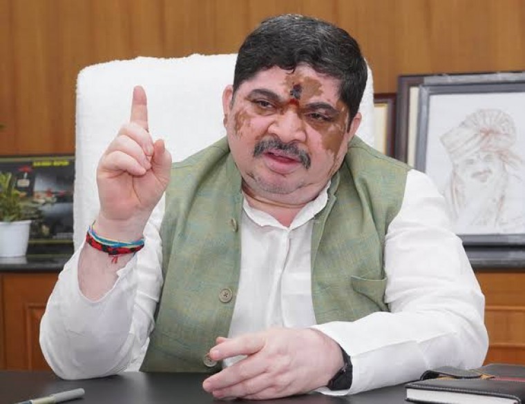 టీజీఆర్‌టీసీలో ఖాళీగా ఉన్న పోస్టుల‌ను త్వ‌ర‌లోనే భ‌ర్తీ చేస్తామ‌ని మంత్రి పొన్నం ప్ర‌భాక‌ర్ వెల్ల‌డించారు
