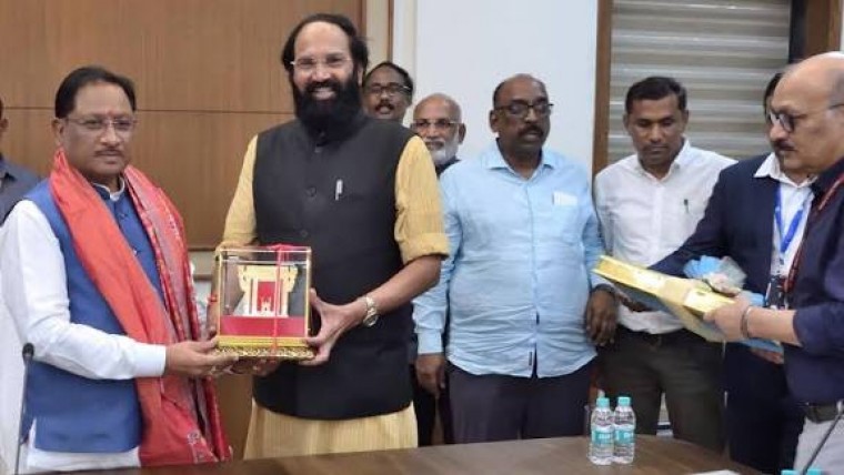 సమ్మక్క సాగర్ ప్రాజెక్టు నిర్మాణానికి ఎన్ఓసీ జారీ చేయాలని విష్ణుదేవ్ సాయ్‌ని కలిసిన ఉత్తమ్ కుమార్ రెడ్డి