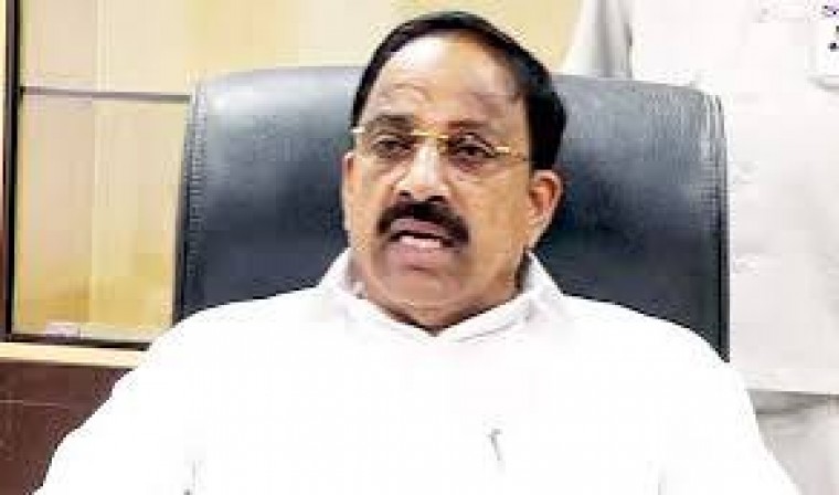 ఇందిరా గాంధీ జయంతిన 'ఇందిరా మహిళా శక్తి చీరల' పథకం ప్రారంభిస్తున్నామన్న మంత్రి తుమ్మల