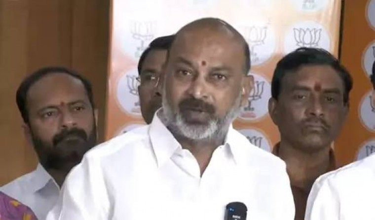 బీజేపీ బీఆర్ఎస్ ఒకటేనని రేవంత్ రెడ్డి విమర్శిస్తుంటారన్న బండి సంజయ్