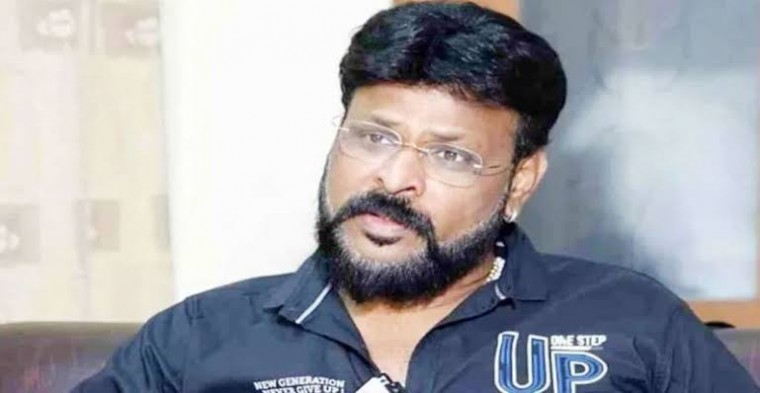 మాల వేసుకుంటే ప్రభుత్వం 40 రోజులు సెలవులు ఇస్తుందా అని నిలదీత