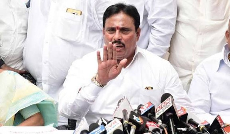 సీఎంపై విమర్శలు చేస్తే ప్రతివిమర్శలు ఎదుర్కోవాల్సిందేనని స్పష్టం