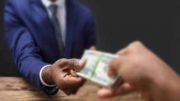 లంచం తీసుకుంటూ రెడ్ హ్యాండెడ్‌గా దొరికిన ఎల్బీనగర్ సైబర్‌క్రైమ్ ఎస్సైలు