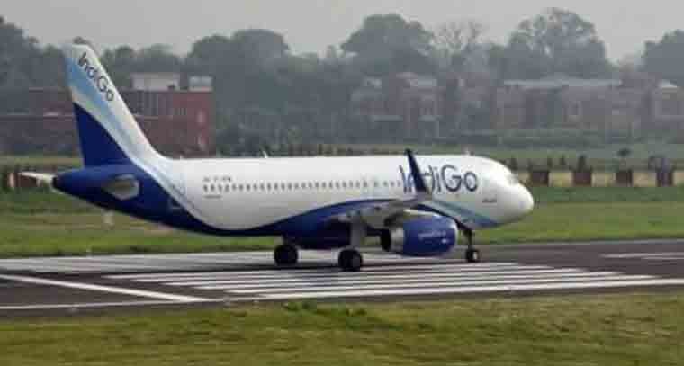 ప్రయాణికులకు శుభవార్త తెలిపిన ఇండిగో విమాన సంస్థ 
