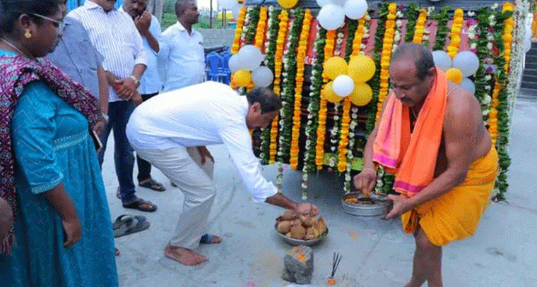 అభివృద్ధి పనులకు ఎమ్మెల్యే భూమిపూజ