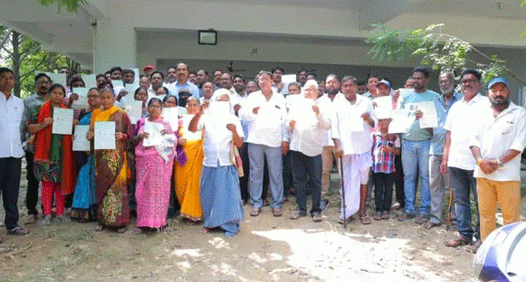 సిఎం సహాయ నిధి చెక్కులు పంపిణీ