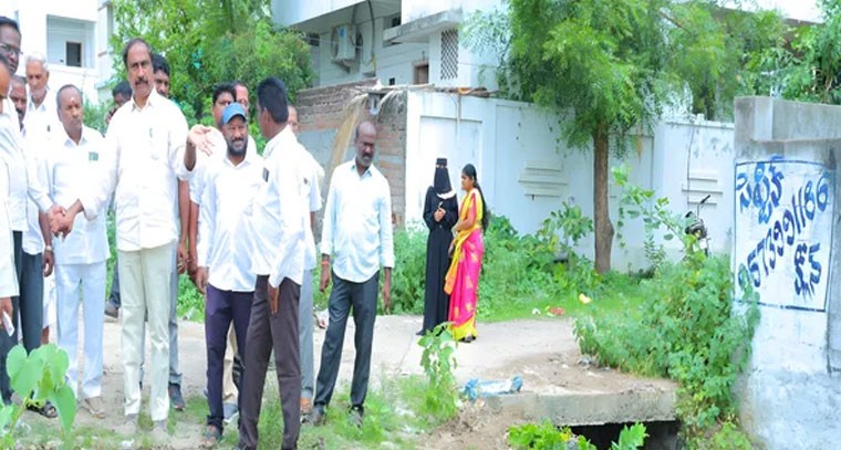  అభివృద్ధి పనులకు ఎమ్మెల్యే భూమి పూజ