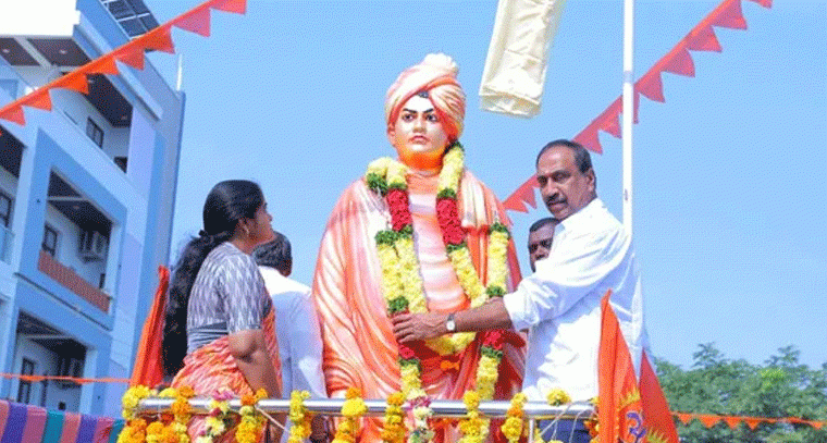 స్వామి వివేకానంద విగ్రహన్నీ ఆవిష్కరించిన ఎమ్మెల్యే