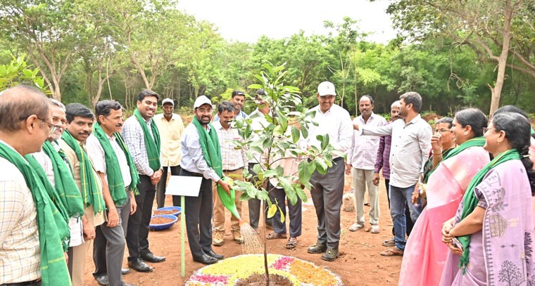 జలమండలి ఆధ్వర్యంలో వన మహోత్సవం..