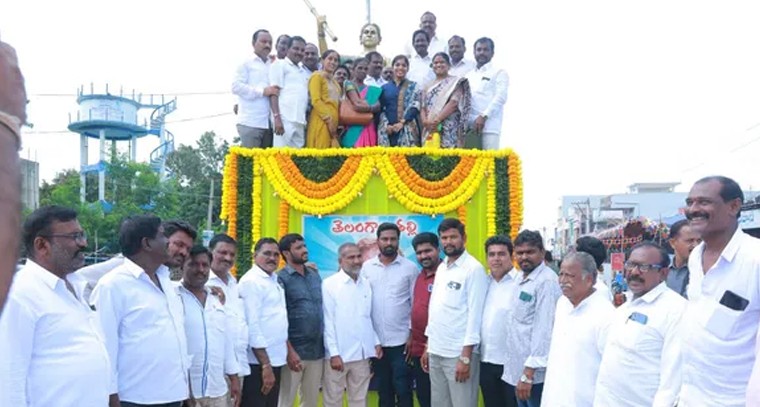 చాకలి ఐలమ్మ వర్ధంతి: ఎమ్మెల్యే యశస్విని రెడ్డి నివాళులు