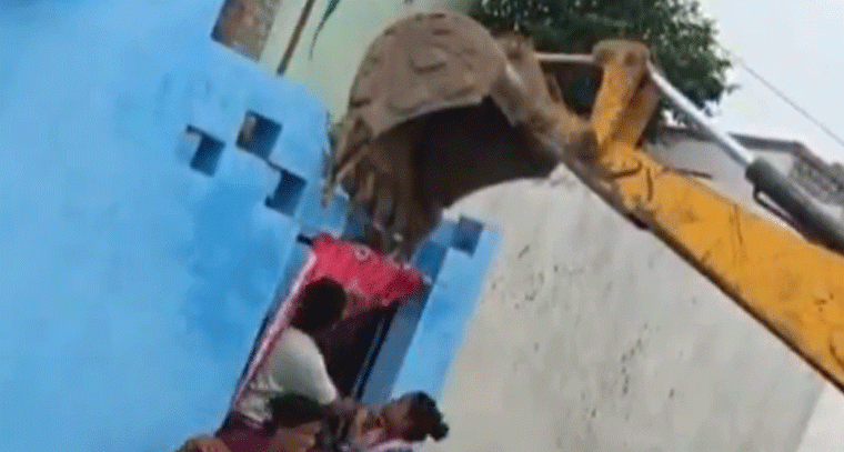 కాంగ్రెస్‌ ప్రభుత్వంపై దుమ్మెత్తిపోసిన బాధితులు