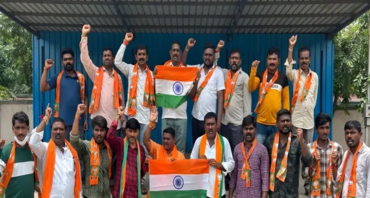 బీసీ రిజర్వేషన్లపై బీజేపీ హామీ: కాంగ్రెస్ బిల్లుకు మద్దతు