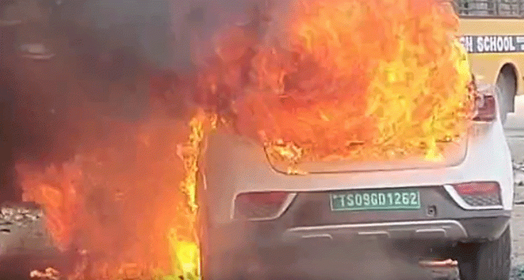 భాగ్యనగరంలో తృటిలో తప్పిన పెను ప్రమాదం