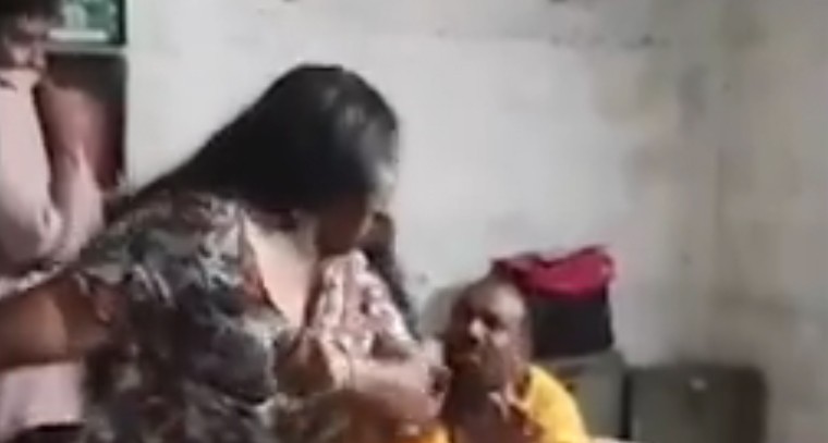 దెయ్యం పట్టినట్టు నటించి భర్తను చితక్కొట్టిన భార్య 