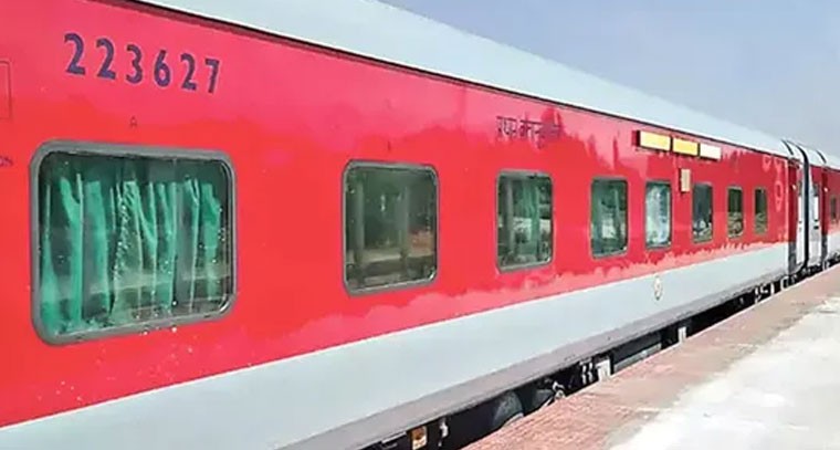 స్లీపర్ టికెట్‌తోనే థర్డ్ ఏసీలో ప్రయాణం.. డెల్టా ఎక్స్‌ప్రెస్‌లో ఘటన