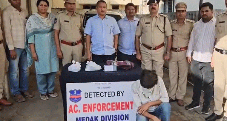 రూ.10 లక్షల హషిష్ ఆయిల్ పట్టివేత