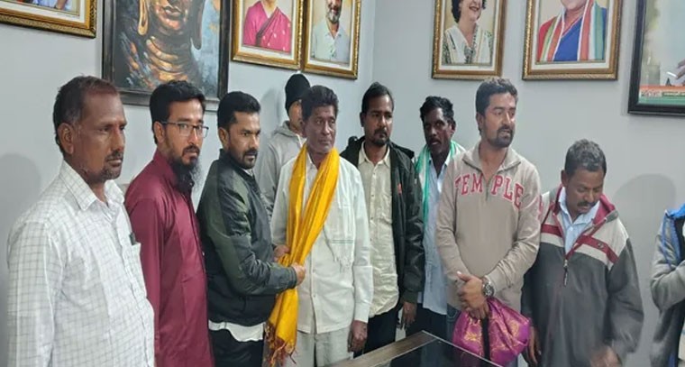 కవ్వాల్ సర్పంచ్ గా సక్రు నాయక్ విజయం, ఎమ్మెల్యే బొజ్జు పటేల్ అభినందన