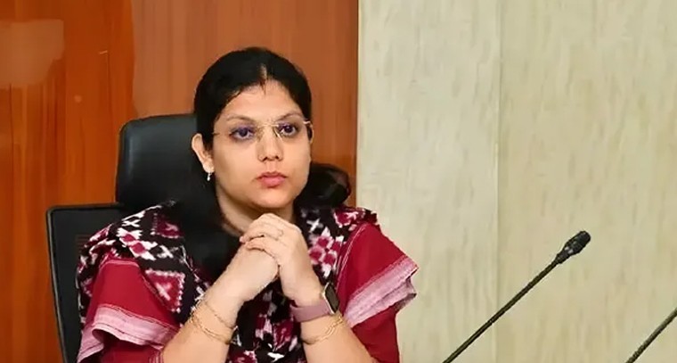 కొనుగోలు కేంద్రాల వద్ద రైతులు ధాన్యం విక్రయించాలి: కలెక్టర్