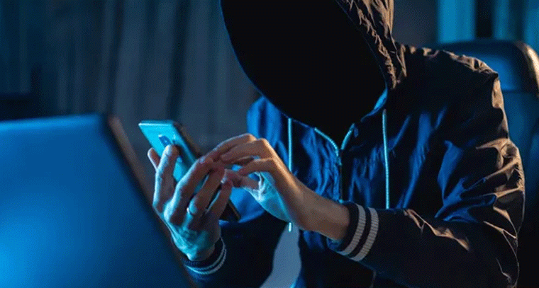 విదేశాల్లో కొడుకు నేరం చేశాడని తండ్రి ప్రాణం మీదకు తెచ్చిన ఫేక్ కాల్