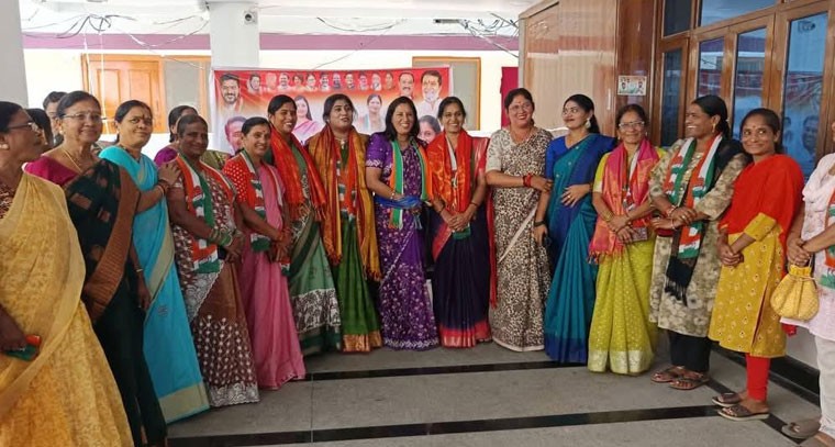 సంగారెడ్డి జిల్లా మహిళా కాంగ్రెస్ ఎగ్జిక్యూటివ్ కమిటీ సమీక్ష సమావేశం