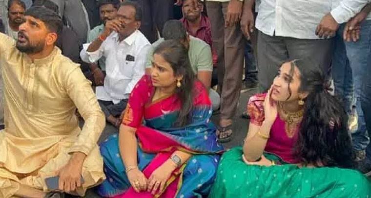 మేడారంలో ఎమ్మెల్యే పాడి కౌశిక్ రెడ్డికి అవమానం